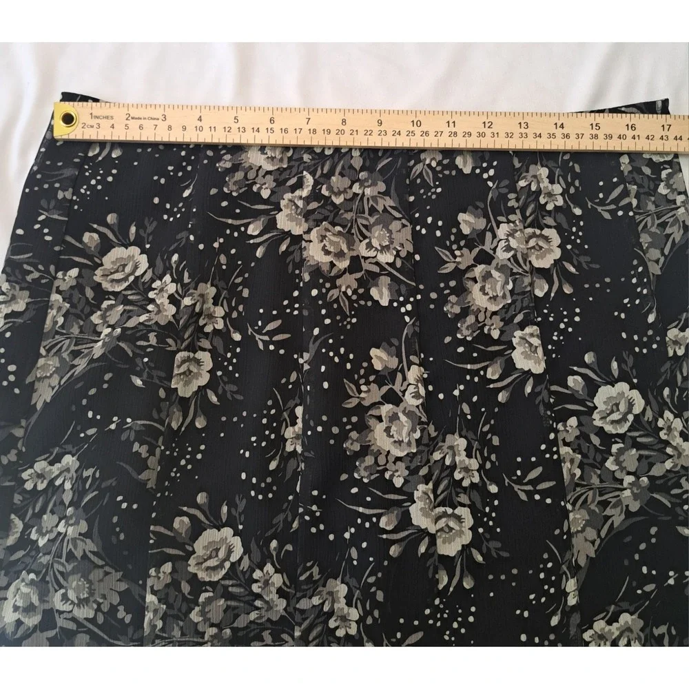Van Heusen Women's Fit & Flare Dark Floral Midi‎ Skirt Sz 12 Fairy Grunge Witchy